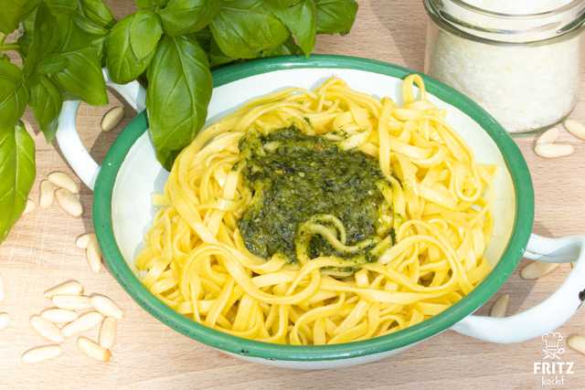 Nudeln mit Pesto