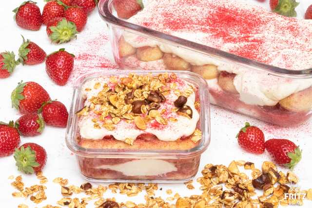 Erdbeer Tiramisu mit getrockneten Erdbeeren